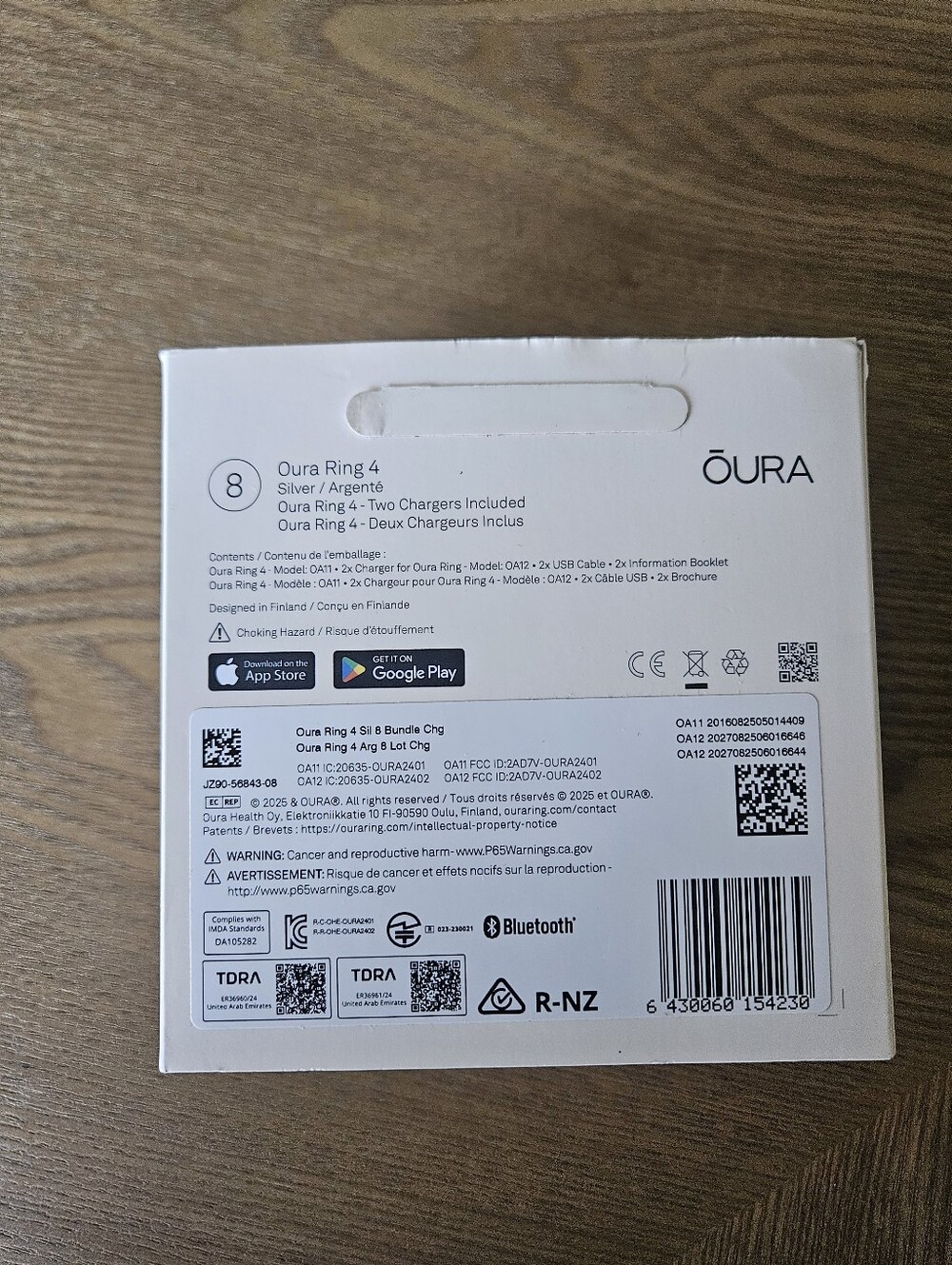Oura Ring 4 Smart Ring (Size 8) - Silver - Picture 4 of 4
